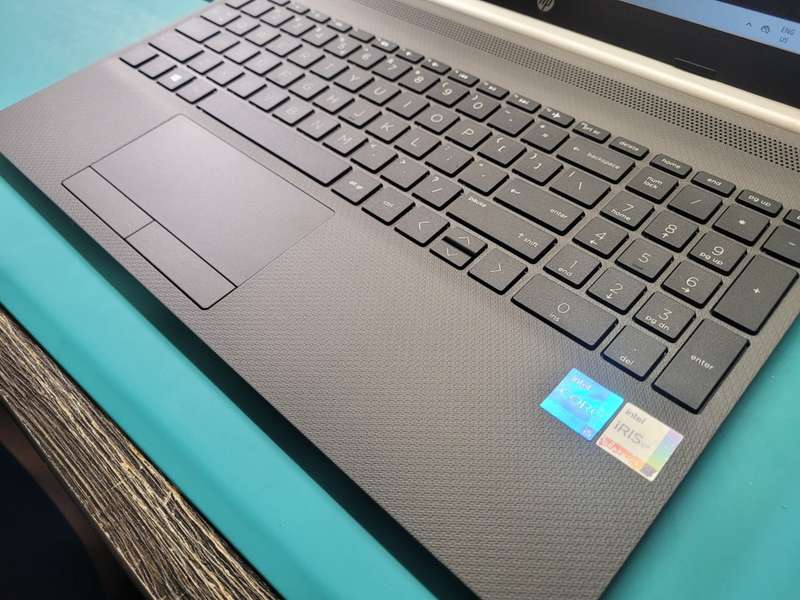 *11TH GEN BEAST!*HP NOTEBOOK 15*i5-1135G7*16GB DDR4*SAMSUNG EVO 500GB SSD*FHD*G7 GRAPHICS*