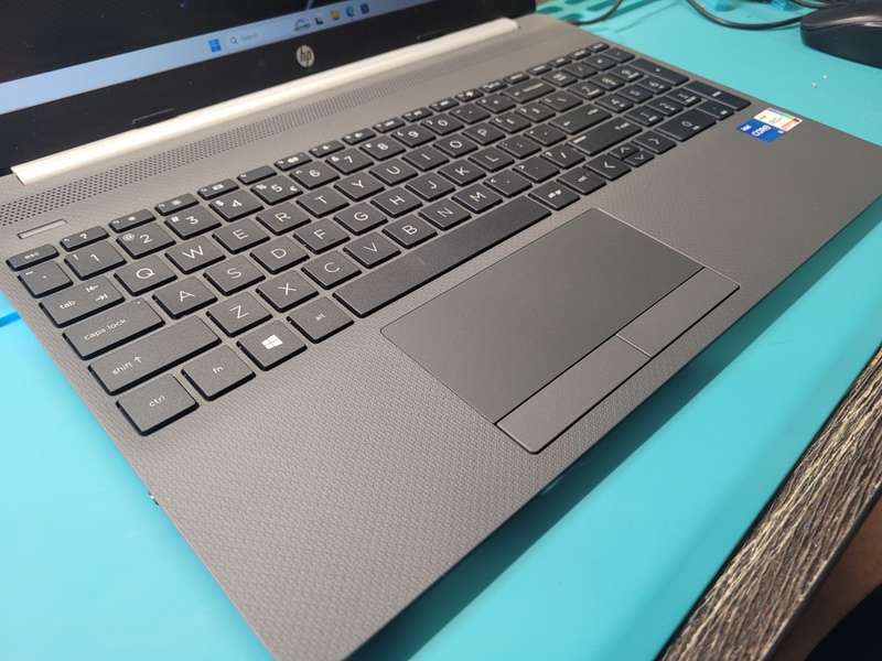 *11TH GEN BEAST!*HP NOTEBOOK 15*i5-1135G7*16GB DDR4*SAMSUNG EVO 500GB SSD*FHD*G7 GRAPHICS*