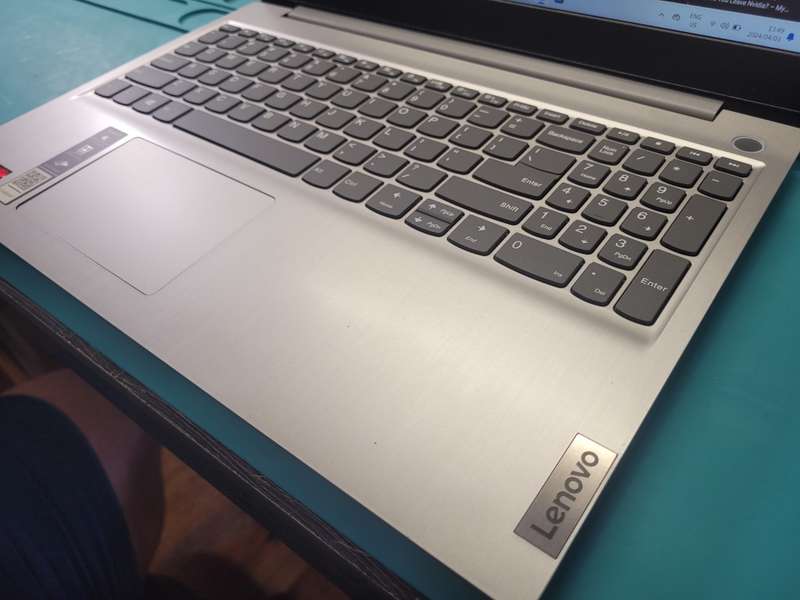 BEAST SPECS!*LENOVO IDEAPAD 3*11TH GEN*RYZEN 5-4500U*8GB RAM*512GB SSD*1TB HDD*RADEON GRAPHICS*FHD