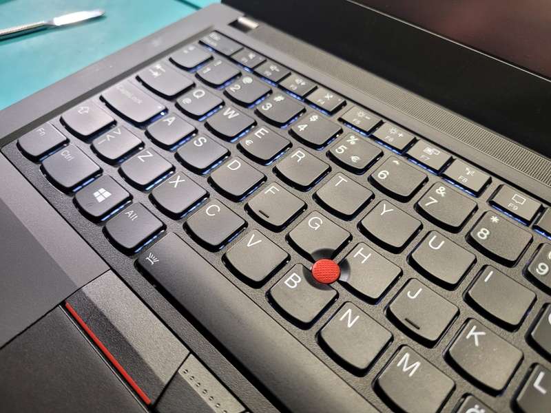 VERY FAST!*LENOVO THINKPAD T495*AMD RYZEN 5-3500U*8GB DDR4*256GB SSD*RADEON VEGA GRAPHICS*