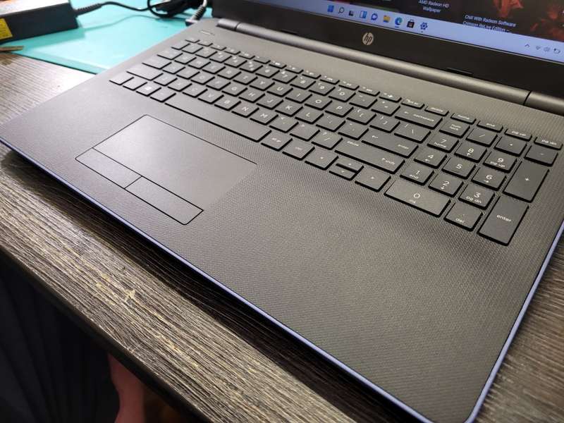 *HP 15*AMD E2-9000u*2+2 CORE*RADEON R2*8GB RAM*SAMSUNG EVO 500GB SSD