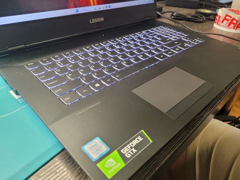 LENOVO LEGION Y540 17*i7-9750H*16GB RAM*256GB SSD*1TB HDD*FHD*GTX1660Ti 6GB