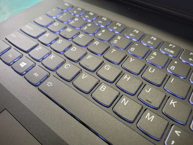 LENOVO LEGION Y540 17*i7-9750H*16GB RAM*256GB SSD*1TB HDD*FHD*GTX1660Ti 6GB
