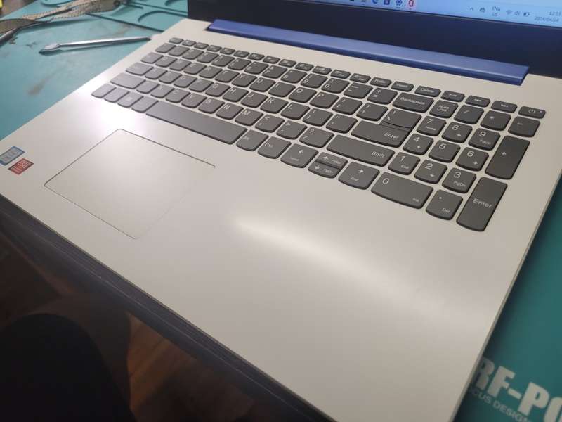 LENOVO 330*8TH GEN i7*i7-8550U*12GB DDR4*256GB SSD*HD*RADEON 530*QUAD CORE