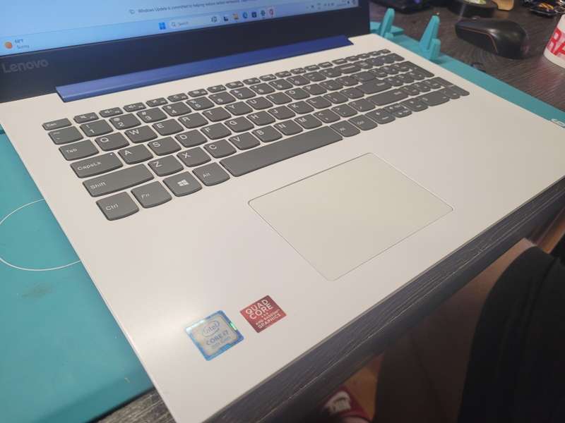 LENOVO 330*8TH GEN i7*i7-8550U*12GB DDR4*256GB SSD*HD*RADEON 530*QUAD CORE