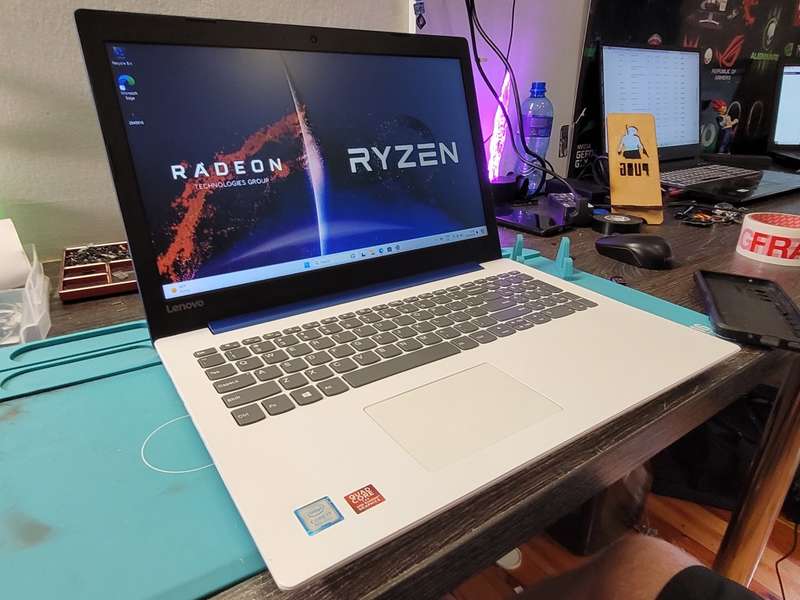 LENOVO 330*8TH GEN i7*i7-8550U*12GB DDR4*256GB SSD*HD*RADEON 530*QUAD CORE