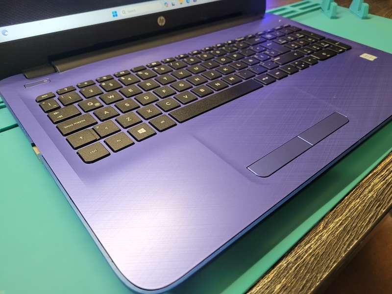 HP 250 G4*i5-6200U*12GB RAM*256GB SSD*HD*HD 520*DVD