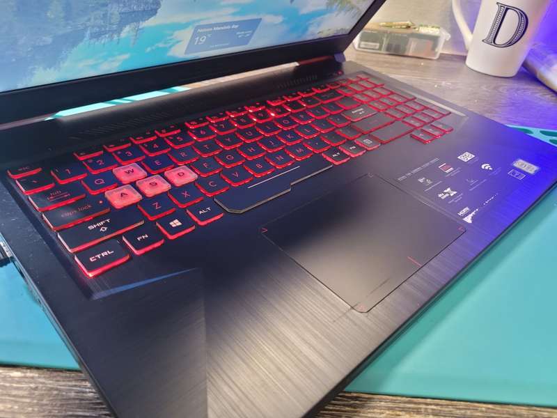ASUS TUF FX504*i5-8300H*12GB RAM*512GB SSD*1TB HDD*FHD*NVIDIA 1050