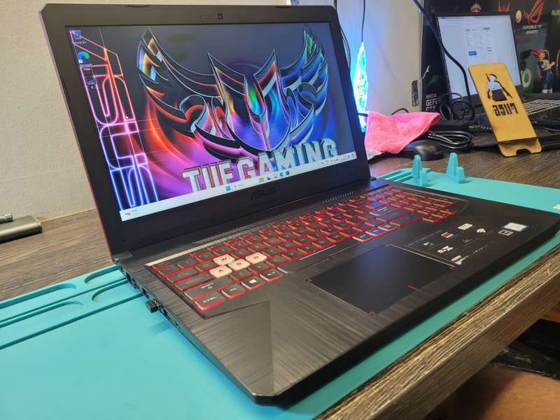 ASUS TUF FX504*i5-8300H*12GB RAM*512GB SSD*1TB HDD*FHD*NVIDIA 1050