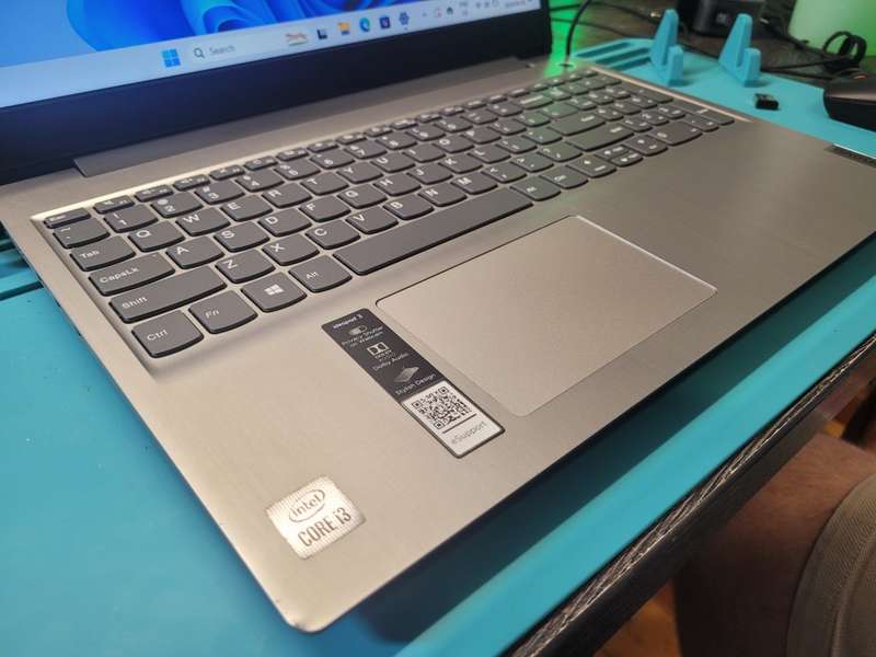LATE ENTRY!*STUNNING!*10TH GEN!*LENOVO IDEAPAD 3*i3-10110U*8GB DDR4*256GB SSD*HD*G4 GRAPHICS*