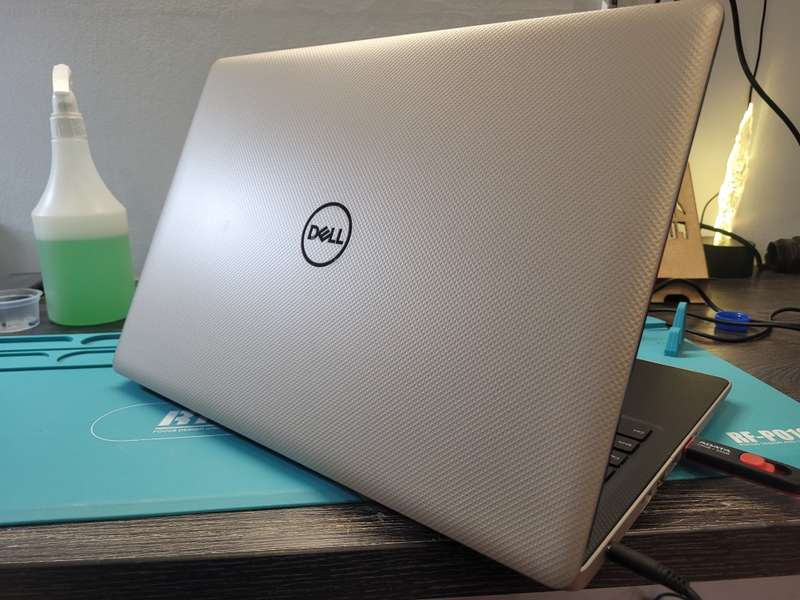 FAST!!*HIGH SPEC!*8TH GEN QUAD CORE*DELL INSPIRON 3580*i5-8265U*8GB RAM*UHD 620*256GB SSD*FHD