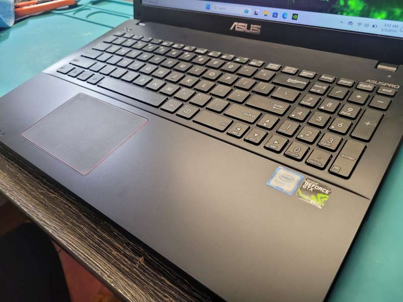 ASUS FX550VX*i7-6700HQ*8GB RAM*BARRACUDA 250GB SSD*NVIDIA GTX950M