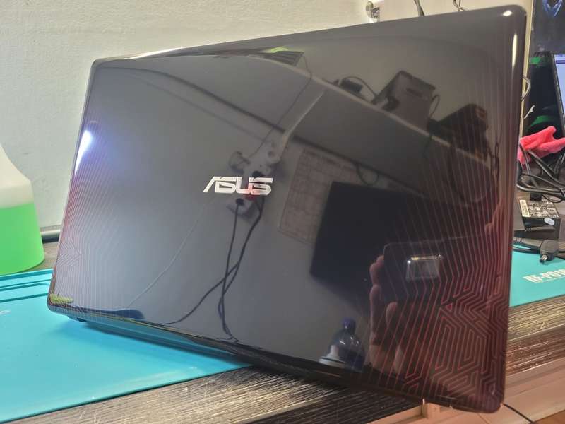 ASUS FX550VX*i7-6700HQ*8GB RAM*BARRACUDA 250GB SSD*NVIDIA GTX950M