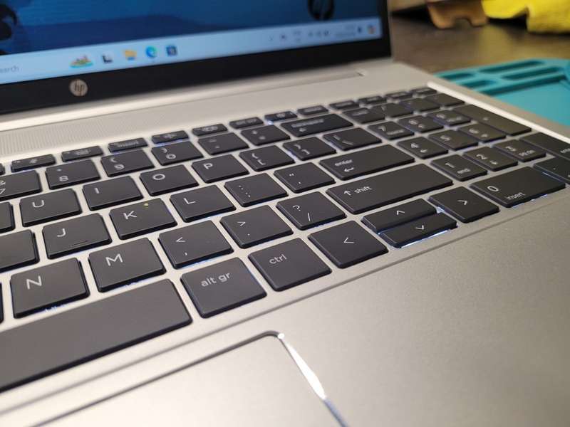 *HP PROBOOK 450 G9*i5-1235U*8GB DDR4*512GB SSD*FHD*BACKLIT*10 CORES*