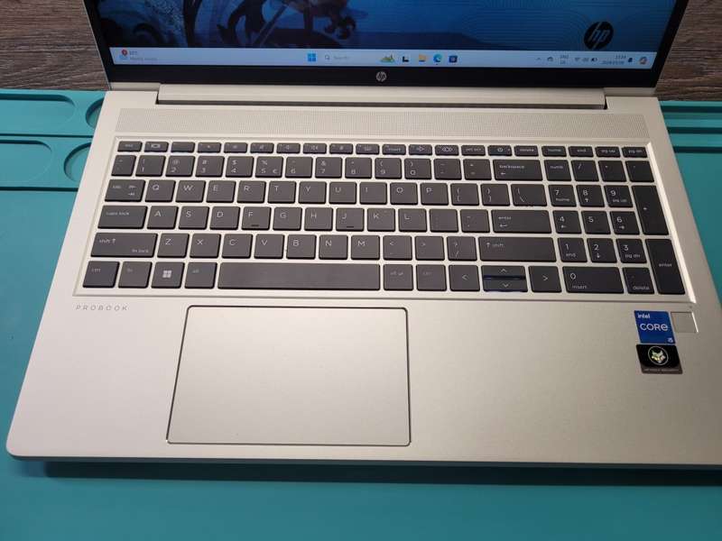 *HP PROBOOK 450 G9*i5-1235U*8GB DDR4*512GB SSD*FHD*BACKLIT*10 CORES*