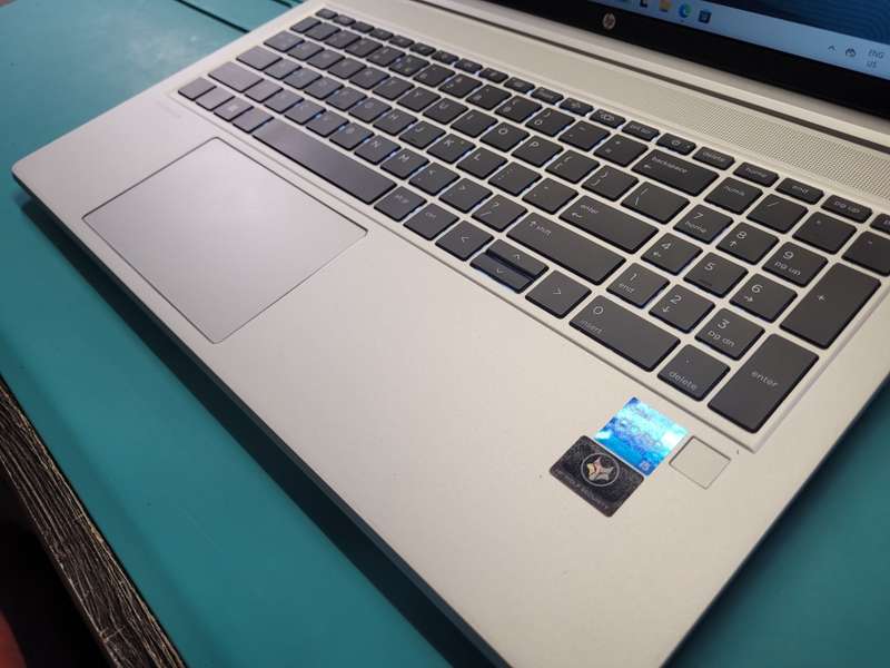 *HP PROBOOK 450 G9*i5-1235U*8GB DDR4*512GB SSD*FHD*BACKLIT*10 CORES*