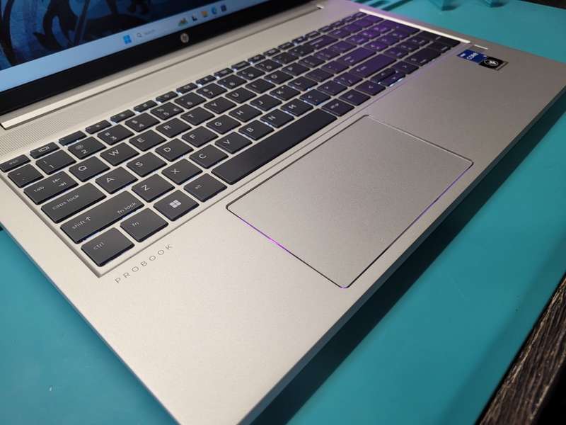 *HP PROBOOK 450 G9*i5-1235U*8GB DDR4*512GB SSD*FHD*BACKLIT*10 CORES*