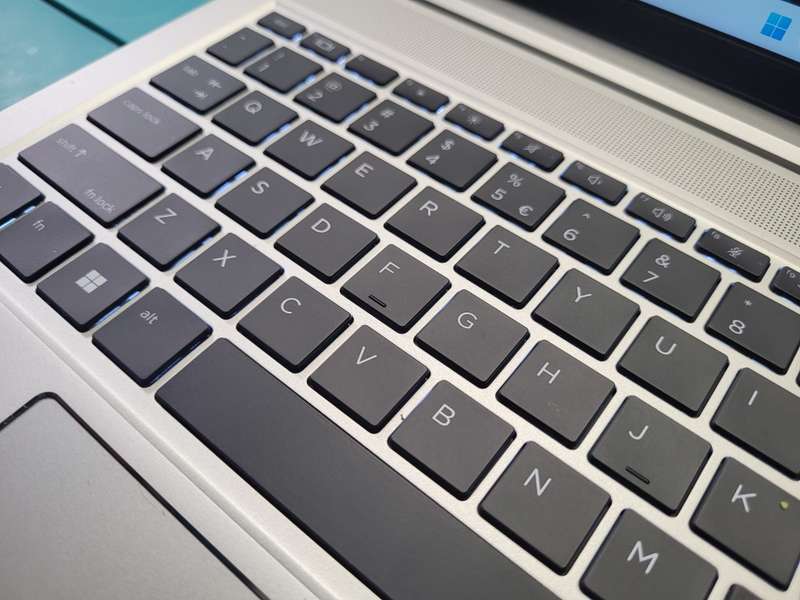 *HP PROBOOK 450 G9*i5-1235U*8GB DDR4*512GB SSD*FHD*BACKLIT*10 CORES*