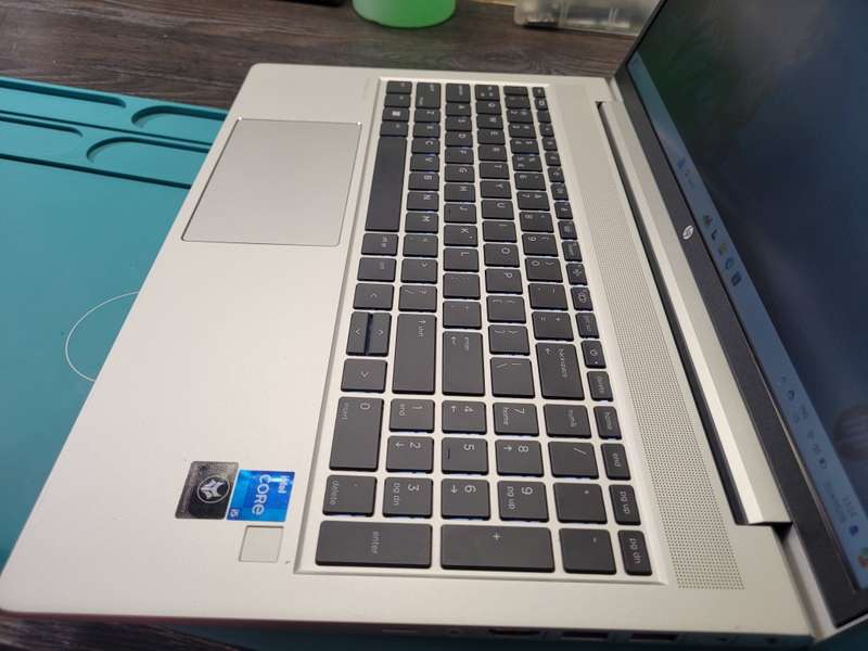 *HP PROBOOK 450 G9*i5-1235U*8GB DDR4*512GB SSD*FHD*BACKLIT*10 CORES*