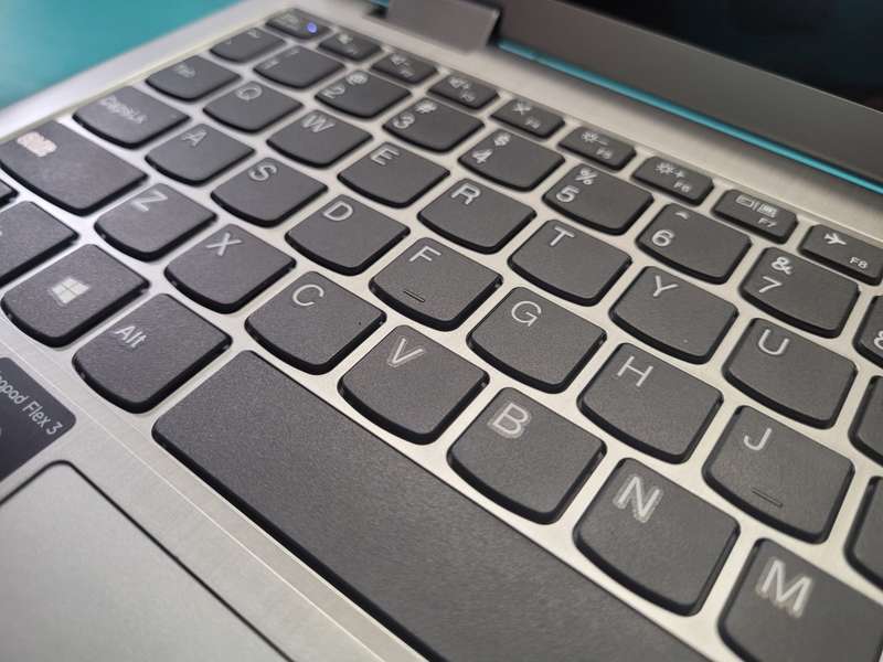 AS NEW!*LENOVO FLEX 3*N4020*4GB DDR4*256GB SSD*FHD*