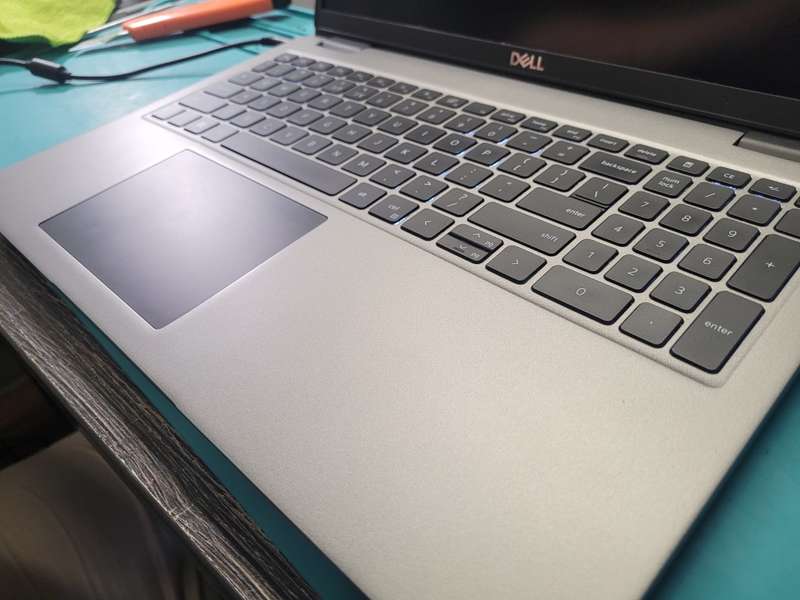 *11TH GEN*DELL LATITUDE 3520*i5-1135G7*16GB DDR4*512GB SSD*FHD*