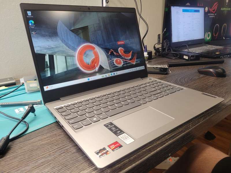 BEAST SPECS!*LENOVO IDEAPAD 3*11TH GEN*RYZEN 3-4300U*8GB RAM*512GB SSD*1TB HDD*RADEON GRAPHICS*FHD