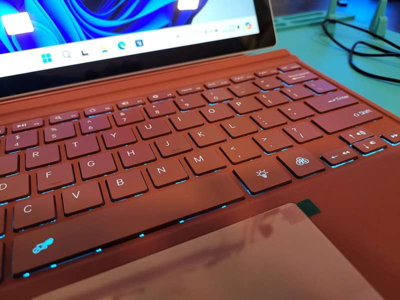 AS NEW!*Microsoft Surface PRO 7*10TH GEN*i5-1035G4*8GB DDR4*256GB SSD*TOUCHSCREEN*3K DISPLAY*