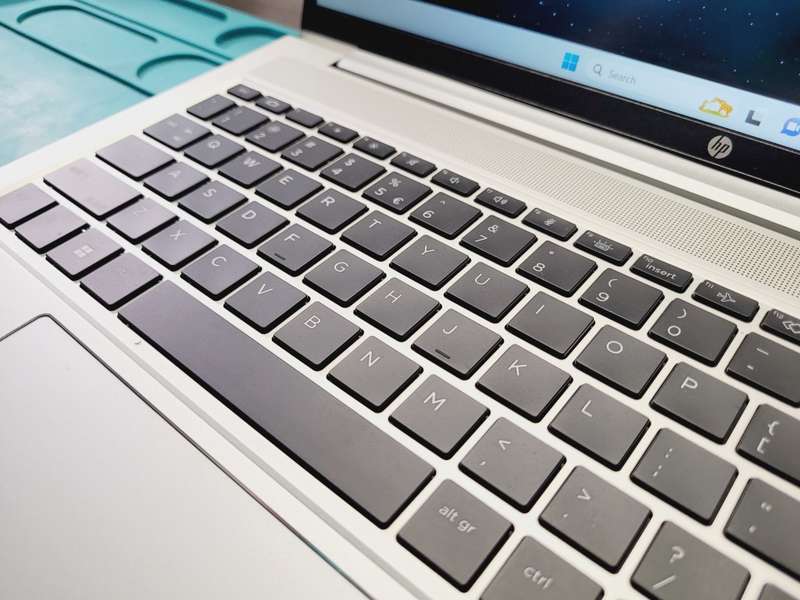HP PROBOOK 450 G9-i7-1255U-16GB DDR4-512GB SSD-10 CORE PROCESSOR-FHD-XE GRAPHICS