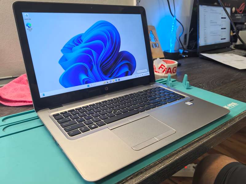 HP ELITEBOOK 850 G3*i5-6300U*16GB DDR4*256GB SSD*FULL HD*