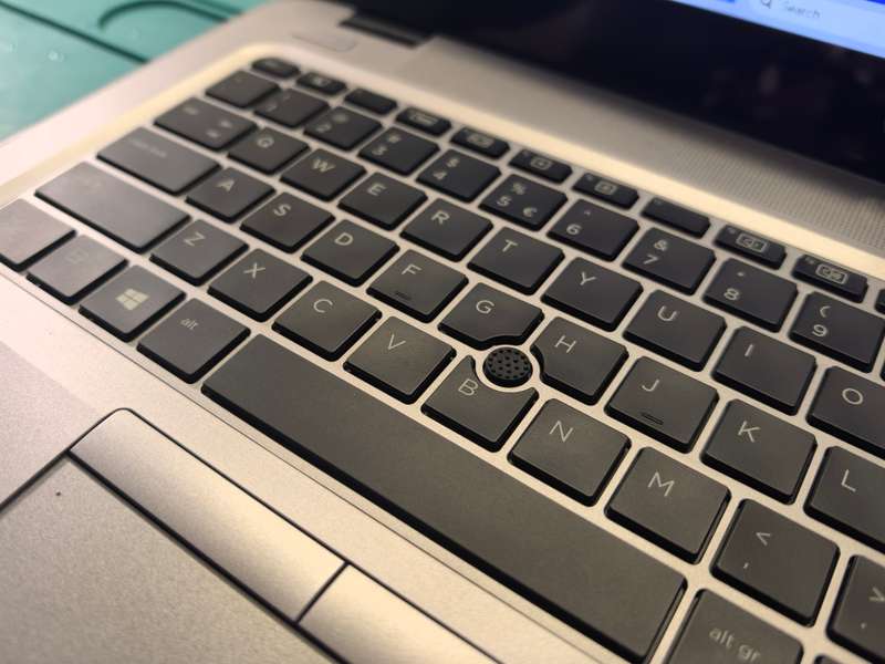 HP ELITEBOOK 850 G3*i5-6300U*16GB DDR4*256GB SSD*FULL HD*