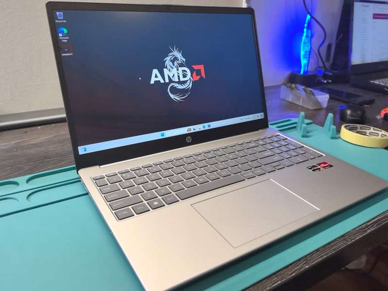 13TH GEN*HP NOTEBOOK 15*RYZEN 5-7520U*8GB DDR4*512GB SSD*FHD