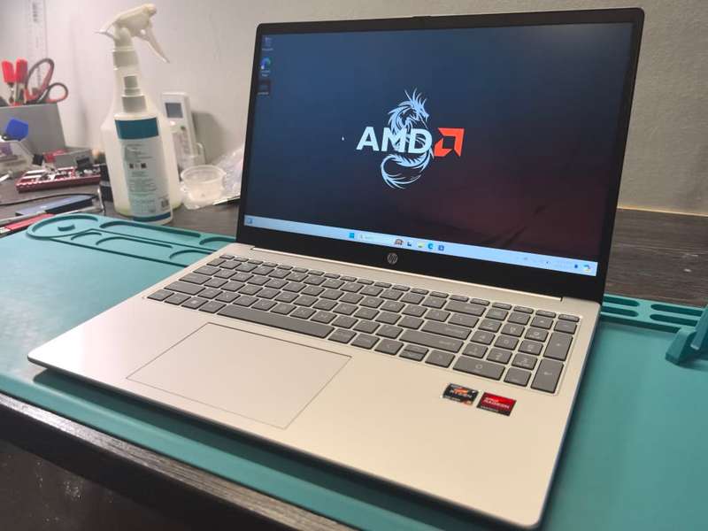 13TH GEN*HP NOTEBOOK 15*RYZEN 5-7520U*8GB DDR4*512GB SSD*FHD