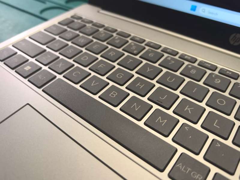 13TH GEN*HP NOTEBOOK 15*RYZEN 5-7520U*8GB DDR4*512GB SSD*FHD