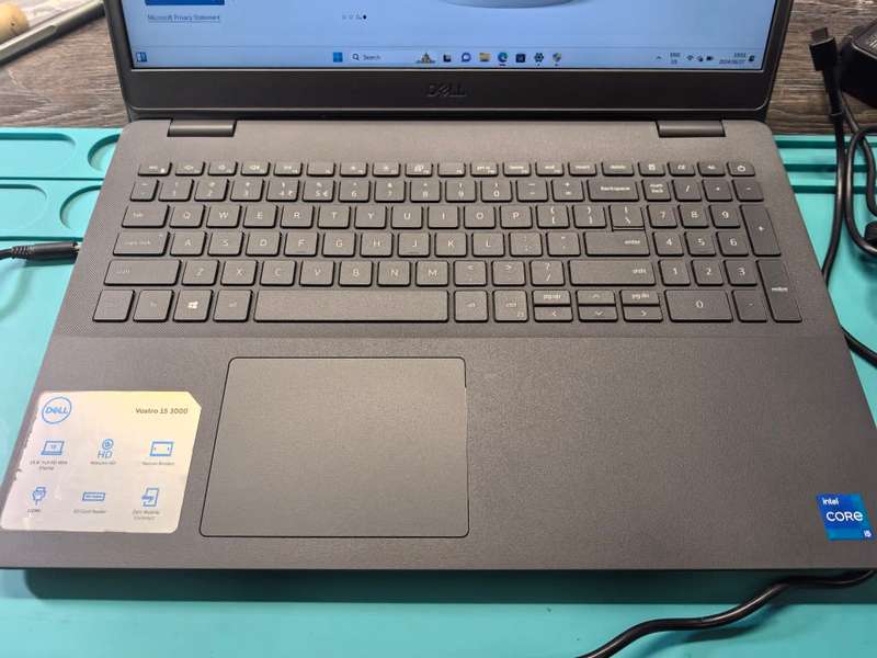 11TH*DELL VOSTRO 3500-i5-1135G7-16GB DDR4-256GB SSD-FHD-XE GRAPHICS