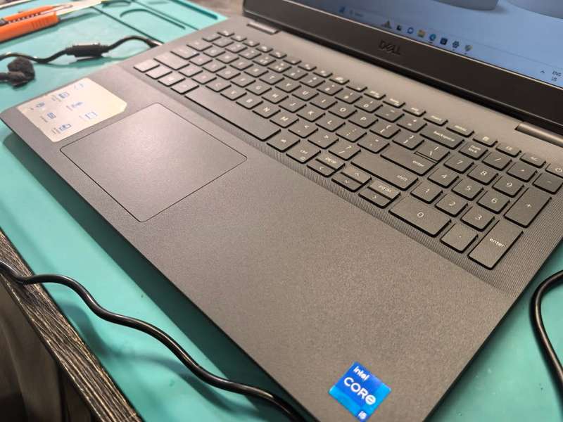 11TH*DELL VOSTRO 3500-i5-1135G7-16GB DDR4-256GB SSD-FHD-XE GRAPHICS