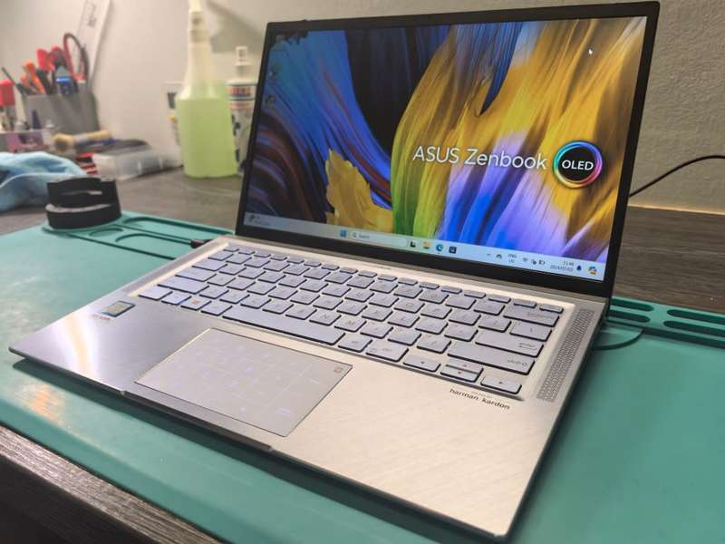 ASUS ZENBOOK 14 U431F*i5-8265U*8GB DDR4*512GB SSD*FHD*NANOEDGE*