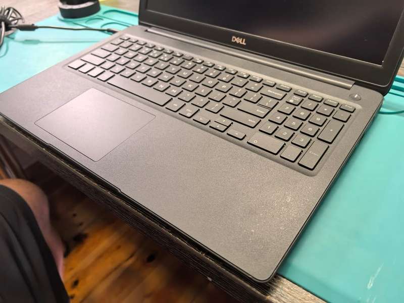 8TH GEN QUAD CORE*DELL LATITUDE 3500*i5-8265U*8GB*256GB HDD*FHD*