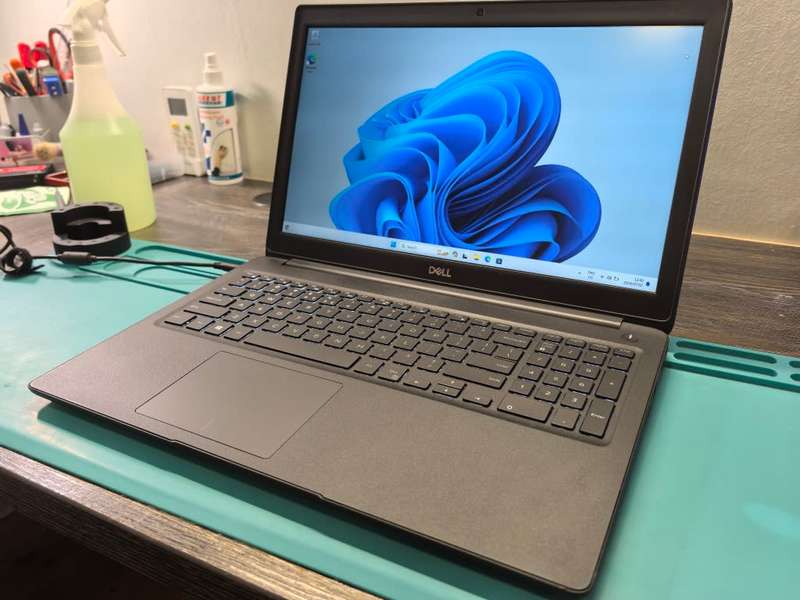 8TH GEN QUAD CORE*DELL LATITUDE 3500*i5-8265U*8GB*256GB HDD*FHD*