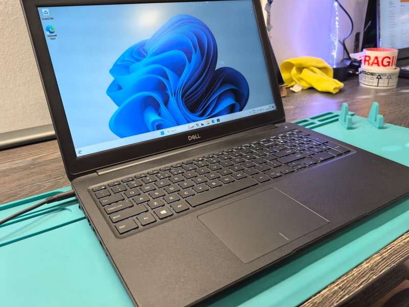 8TH GEN QUAD CORE*DELL LATITUDE 3500*i5-8265U*8GB*256GB HDD*FHD*