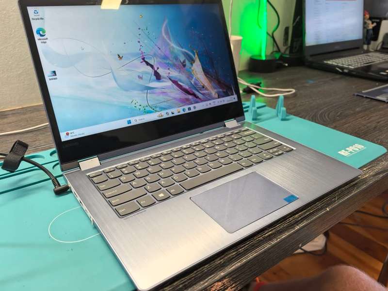 FAST AND VERSATILE!*LENOVO YOGA 530*i5-8250U*TOUCHREEN*8GB DDR4*256GB NVME*FHD*UHD 620