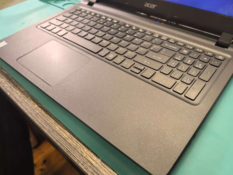 ACER EX2540-i3-6006U-8GB DDR4 RAM-240GB SSD-HD-DVD