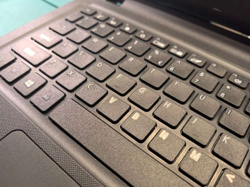 ACER EX2540-i3-6006U-8GB DDR4 RAM-240GB SSD-HD-DVD