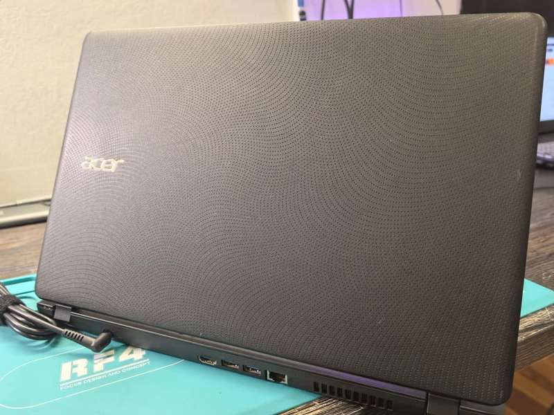 ACER EX2540-i3-6006U-8GB DDR4 RAM-240GB SSD-HD-DVD