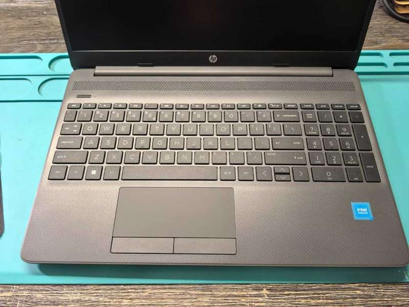 BRAND NEW-12TH GEN-HP 250 G9-N4500-FHD-8GB RAM-256GB NVME SSD-WARRANTY