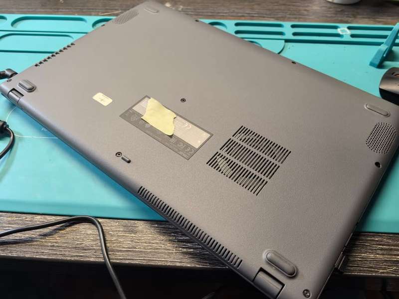 11TH GEN I7-ASUS VIVOBOOK X515EP*i7-1165G7*8GB DDR4*1000GB SSD*HD*NVIDIA GRAPHICS