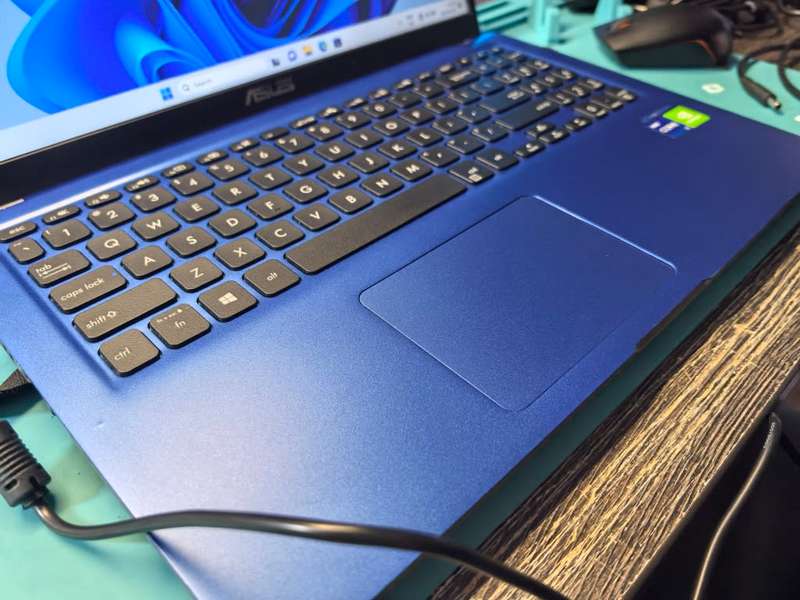 11TH GEN I7-ASUS VIVOBOOK X515EP*i7-1165G7*8GB DDR4*1000GB SSD*HD*NVIDIA GRAPHICS
