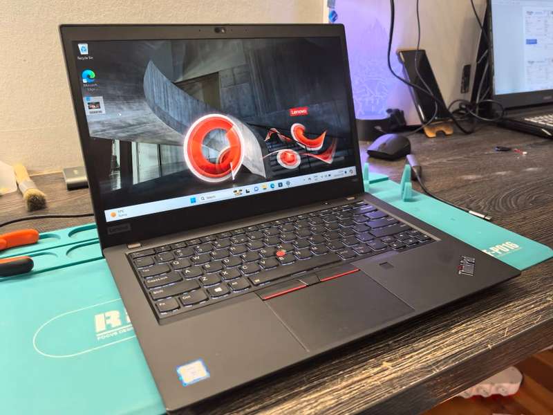 LENOVO THINKPAD T490-i5-8365u-TOUCHSCREEN-FHD-16GB RAM-256GB-BACKLIT