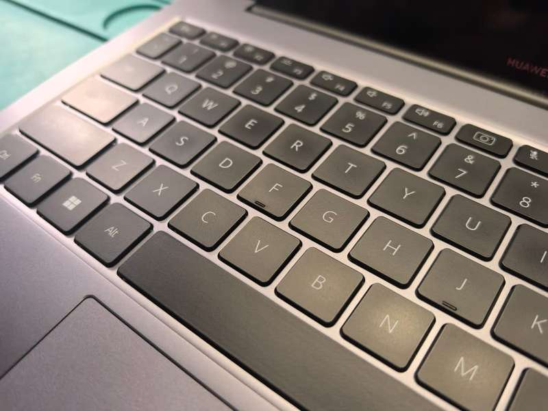 HUAWEI MATEBOOK 14-i7-1165G7-TOUCHSCREEN-16GB DDR4-512GB SSD-2K DISPLAY-IPS-XE GRAPHICS
