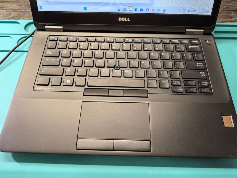 LATE ENTRY-DELL LATITUDE E5470-i5-6300U-8GB DDR4-256GB SSD-HD-4G LTE-BACKLIT