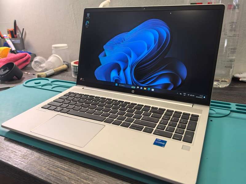AS NEW*HP PROBOOK 450 G9-i5-1235U-8GB DDR4-512GB SSD-FHD-10 CORES